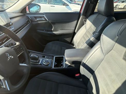 Used 2024 Mitsubishi Outlander SE image 15