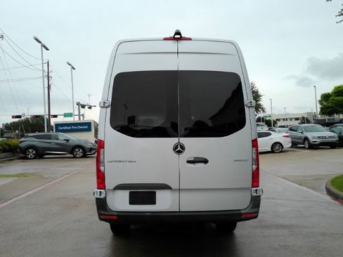Used 2021 Mercedes-Benz Sprinter 3500 image 12