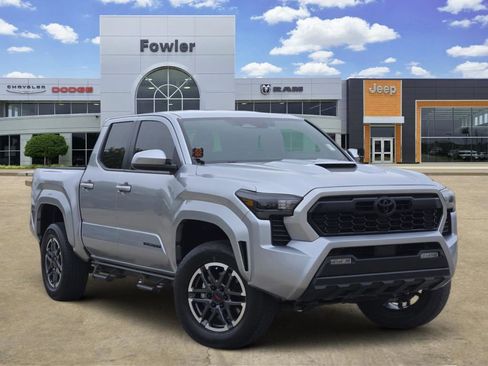 Used 2024 Toyota Tacoma TRD Sport AWD/4WD image 1