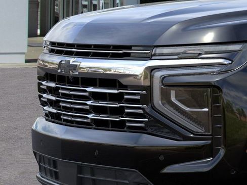 New 2025 Chevrolet Suburban Premier image 13
