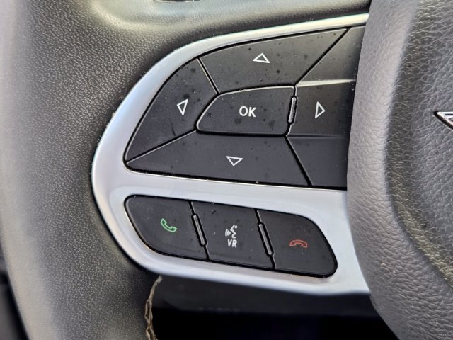 Used 2025 Chrysler Pacifica Select FWD image 22