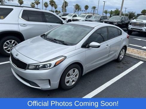 Used 2018 Kia Forte LX FWD image 2