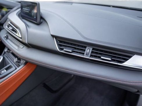 Used 2019 BMW i8 Coupe AWD/4WD image 39