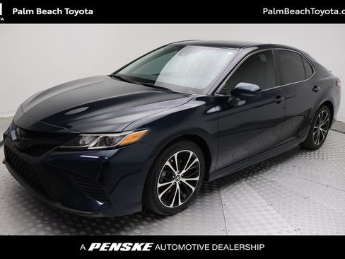 Certified 2019 Toyota Camry SE image 1