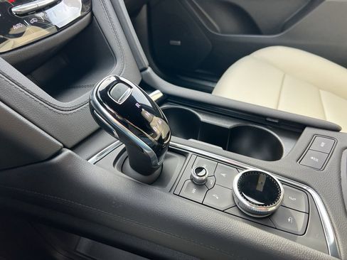 New 2026 Cadillac XT5 Sportv w/ LPO, Floor Liner Package image 30