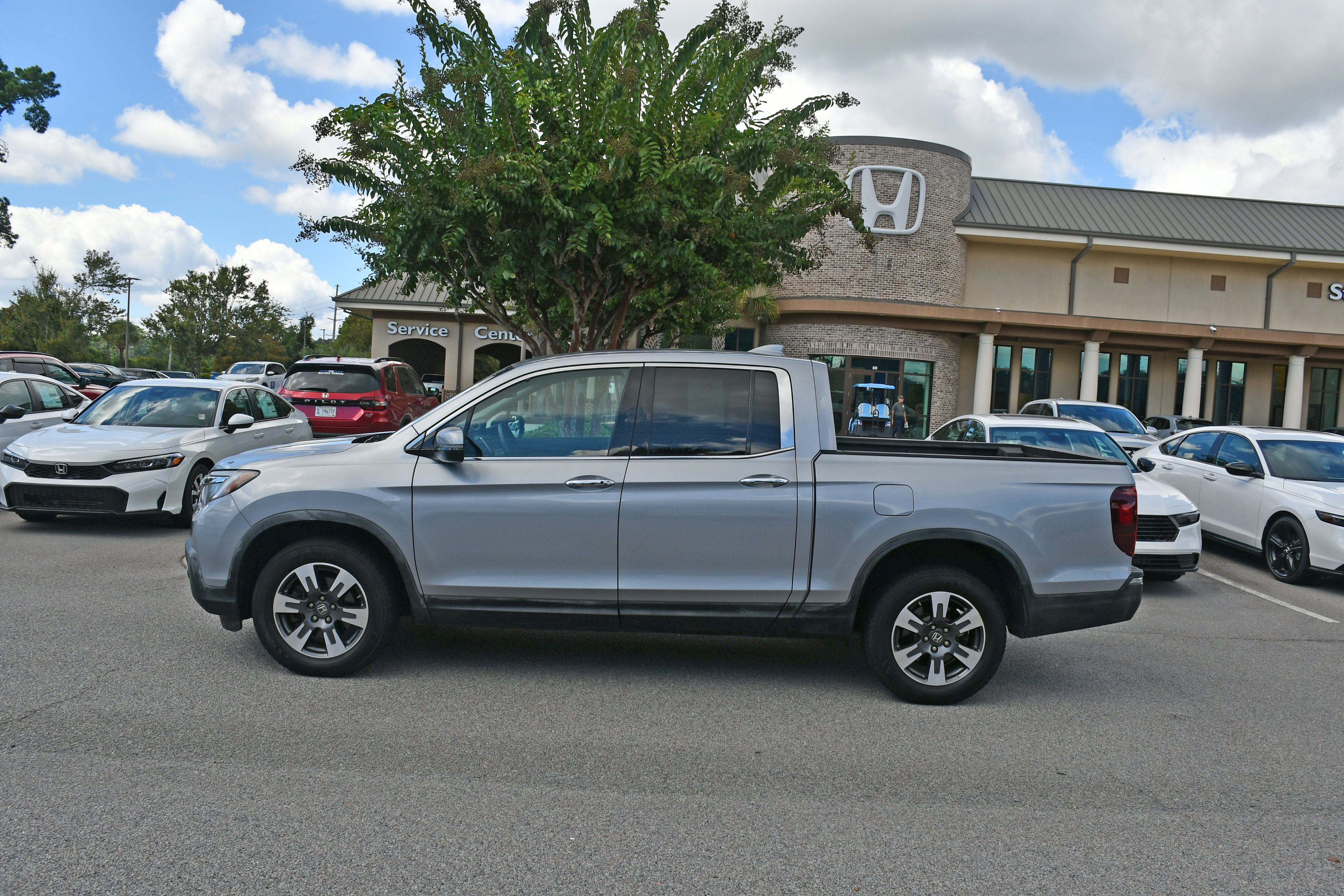 Used 2017 Honda Ridgeline RTL-E image 2