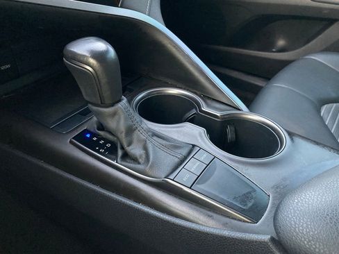 Used 2022 Toyota Camry SE w/ Convenience Package image 25