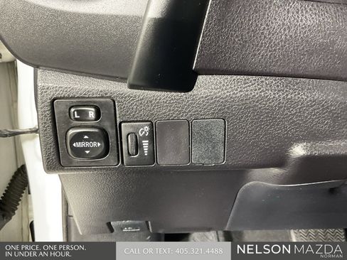 Used 2019 Toyota Corolla SE image 41