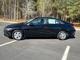 New 2026 Hyundai Elantra SE video 2