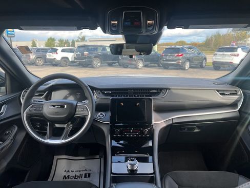 New 2025 Jeep Grand Cherokee Altitude AWD/4WD image 25