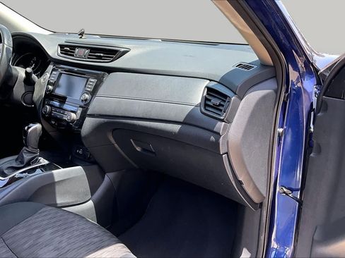 Used 2019 Nissan Rogue SV FWD image 16