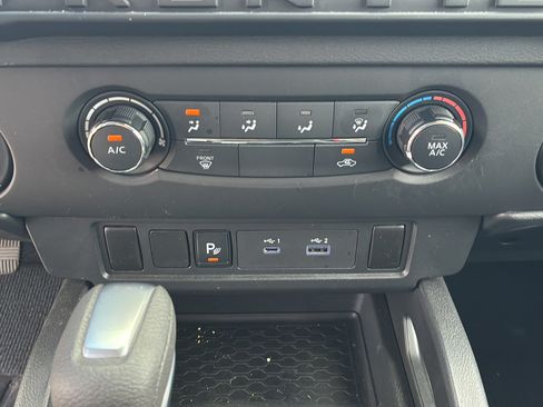 Used 2025 Nissan Frontier S RWD image 22