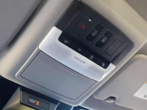 Certified 2025 Nissan Rogue SL w/ Tech Package AWD/4WD image 19