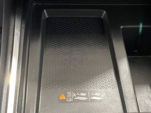 Used 2024 GMC Acadia Elevation image 38