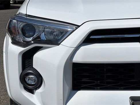 Used 2022 Toyota 4Runner SR5 Premium image 46