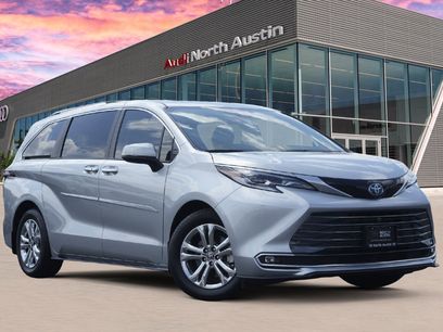 Used 2023 Toyota Sienna Platinum