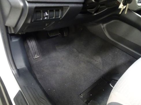 Used 2020 Subaru Outback Premium image 17