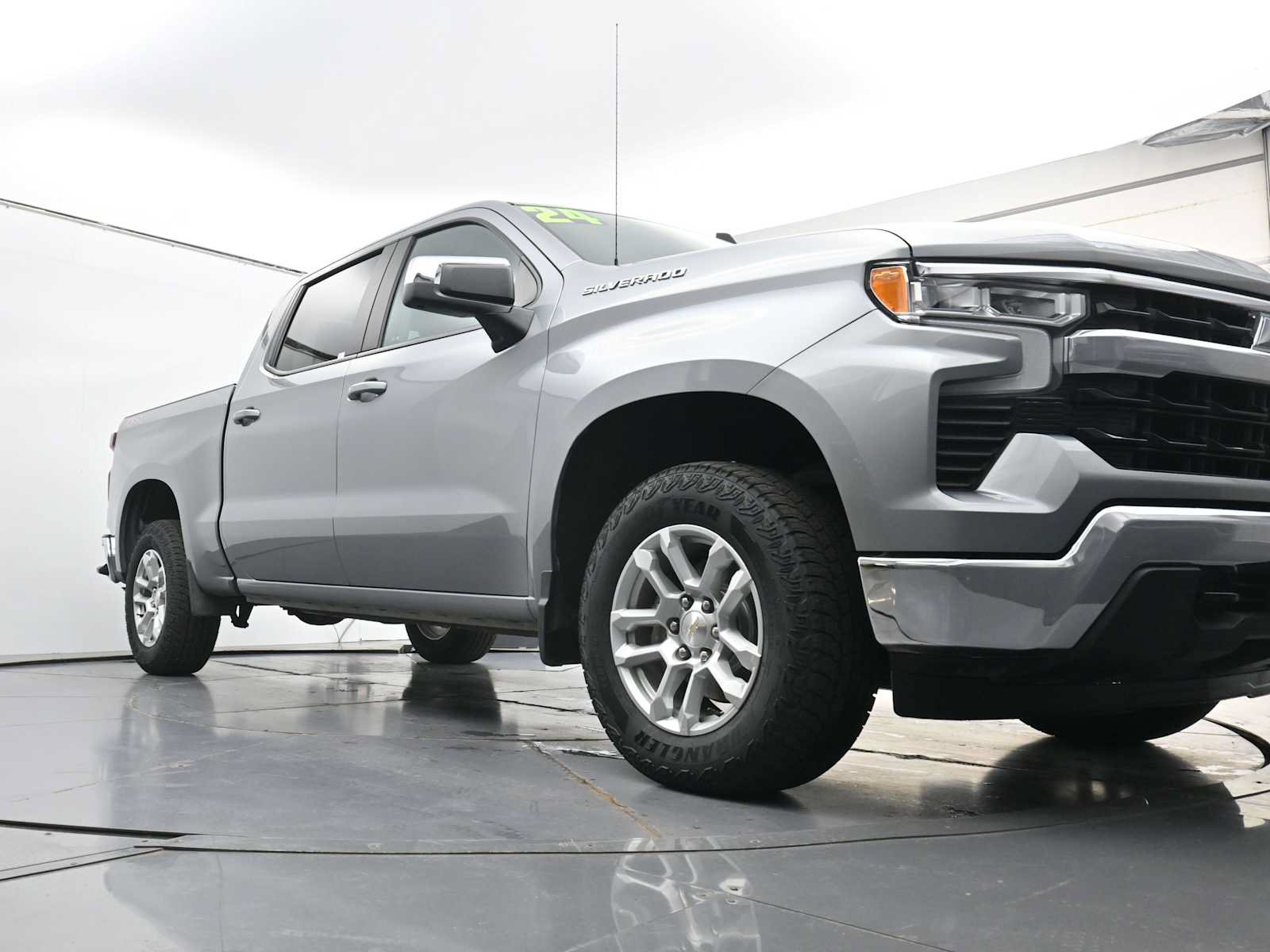 Used 2024 Chevrolet Silverado 1500 LT AWD/4WD image 20