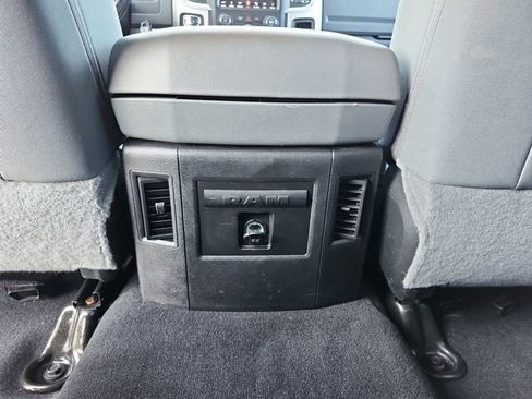 Used 2018 RAM 1500 Big Horn image 32