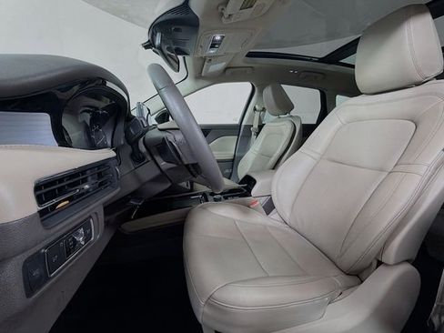 Used 2022 Lincoln Corsair AWD w/ Premium Package image 23