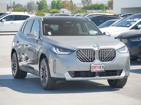 Used 2025 BMW X3 xDrive30i w/ Premium Package image 3