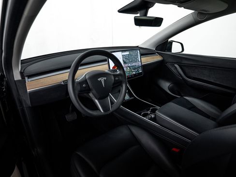 Used 2021 Tesla Model Y Long Range AWD/4WD image 11