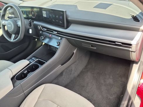 Used 2025 Hyundai Sonata SEL FWD image 32