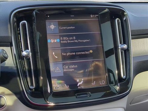 Used 2022 Volvo XC40 T4 Inscription w/ Advanced Package image 15