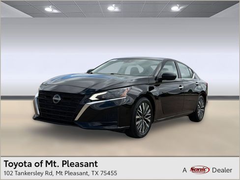 Used 2024 Nissan Altima 2.5 SV FWD image 1