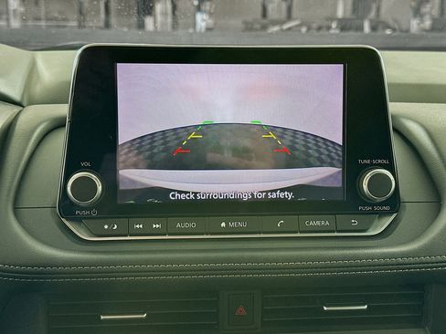 Used 2024 Nissan Rogue SV FWD image 22