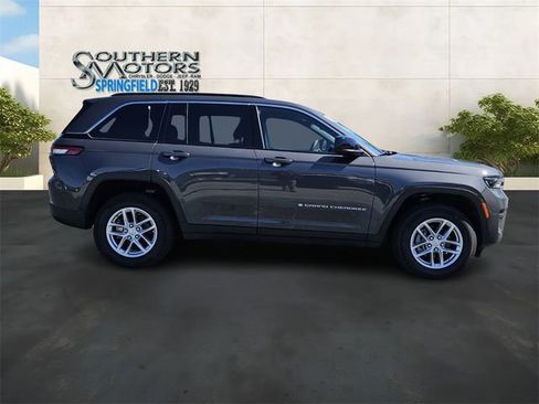 Used 2025 Jeep Grand Cherokee Laredo X image 6