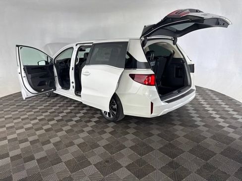 Certified 2026 Honda Odyssey Elite image 20