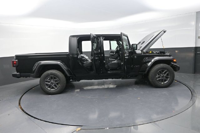 New 2026 Jeep Gladiator Sport AWD/4WD image 34