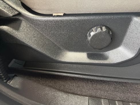 Used 2017 Ford F150 XLT RWD image 28