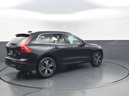 Used 2022 Volvo XC60 B5 Momentum w/ Protection Package Premier AWD/4WD image 9