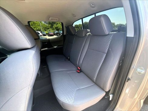Certified 2021 Toyota Tacoma SR5 AWD/4WD image 15