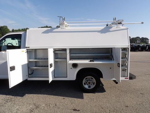 Used 2021 GMC Savana 3500 w/ Power Convenience Package RWD image 36