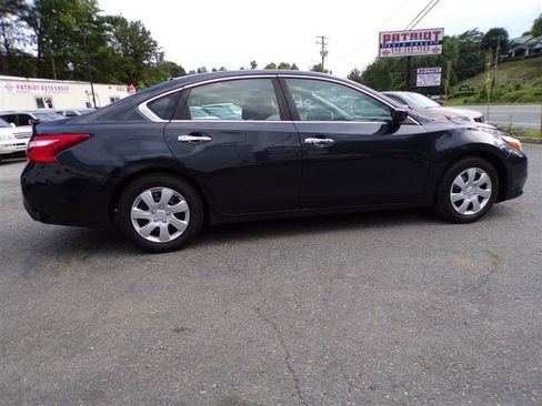 Used 2016 Nissan Altima 2.5 S w/ Power Driver Seat Package FWD image 11