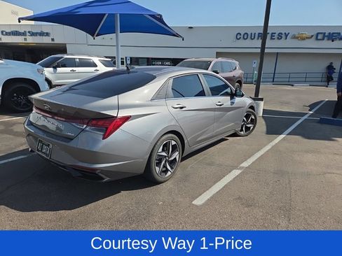 Used 2023 Hyundai Elantra Limited FWD image 4