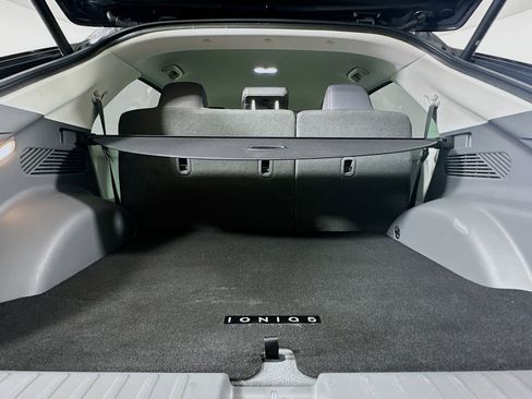 Used 2024 Hyundai Ioniq 5 SEL image 28