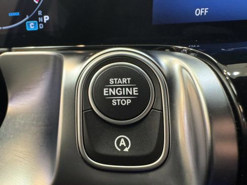 Certified 2025 Mercedes-Benz GLB 250 image 21