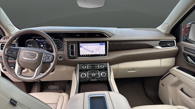 Used 2021 GMC Yukon XL Denali w/ Denali Premium Package AWD/4WD image 11