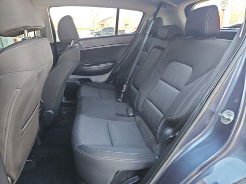 Used 2020 Kia Sportage LX image 11
