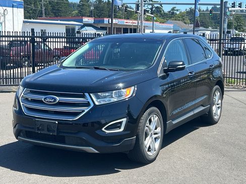 Used 2018 Ford Edge Titanium w/ Ford Safe & Smart Package AWD/4WD image 4
