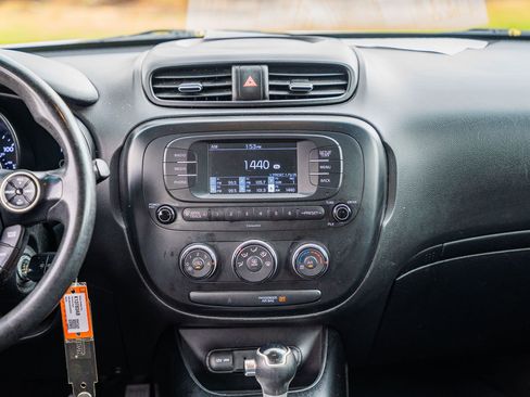 Used 2018 Kia Soul image 27