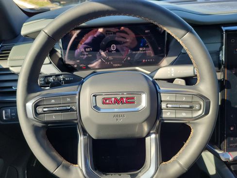 Used 2024 GMC Acadia AT4 image 19