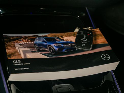 Used 2021 Mercedes-Benz GLB 250 image 54