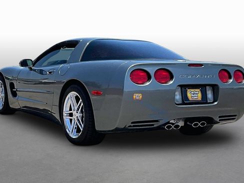 Used 2003 Chevrolet Corvette Coupe w/ Preferred Equipment Group RWD image 10