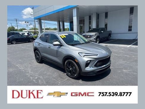 Used 2024 Buick Encore GX Sport Touring FWD image 1