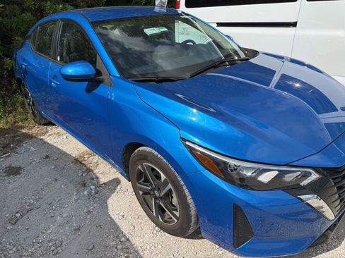 Used 2025 Nissan Sentra SV FWD image 8